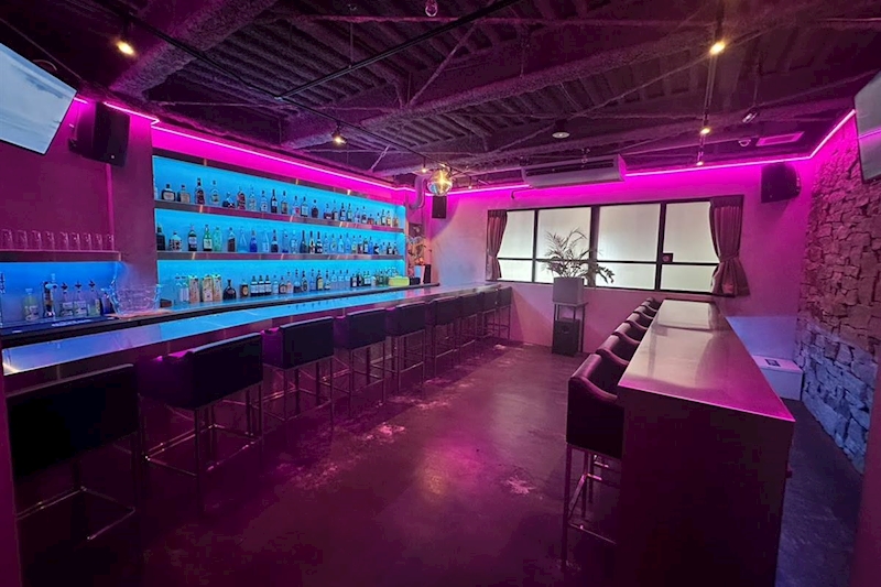 Girls Bar PEACE