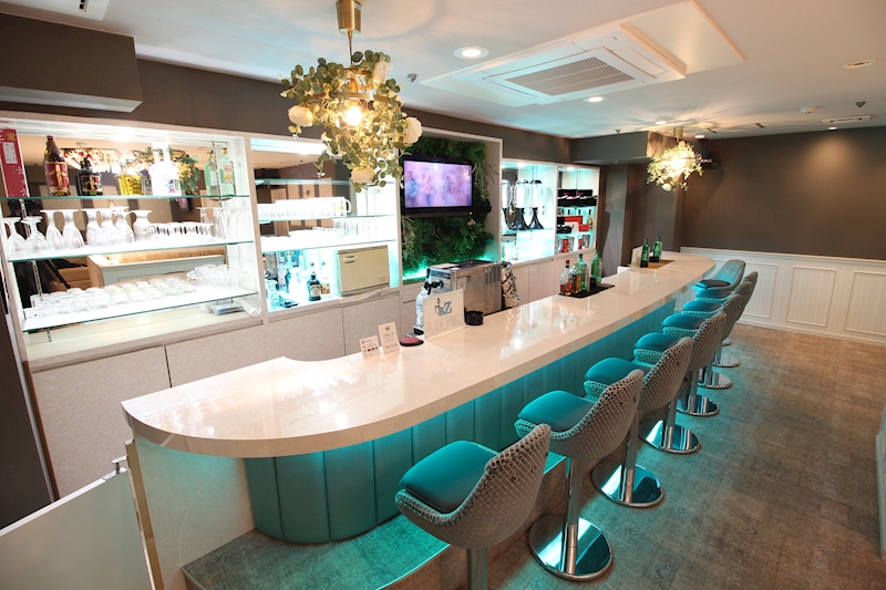 GIRLS LOUNGE aZ