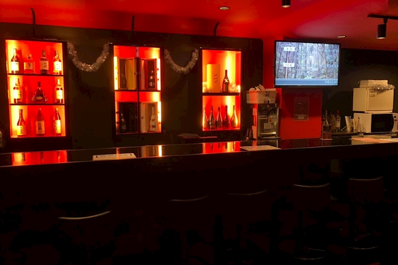 Girls Bar VOGUE