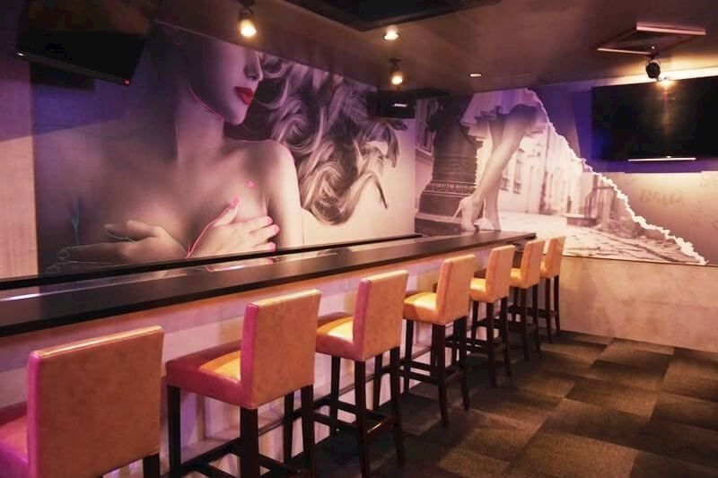 Girls Bar Betty