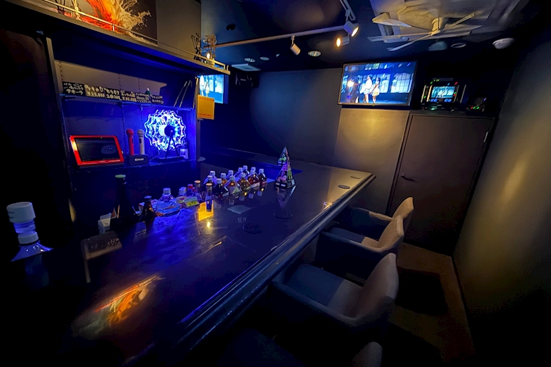 GIRLS BAR NEO