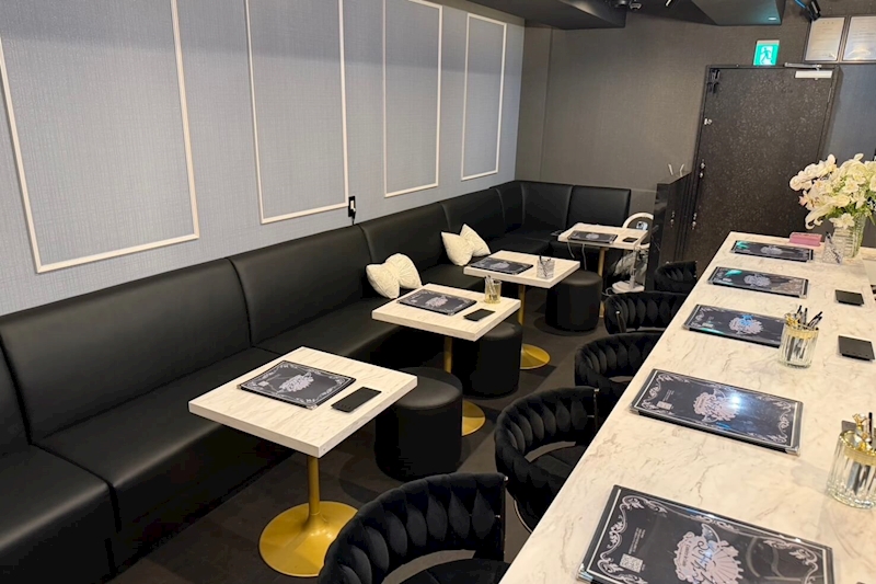 Cafe & Bar Lumière de l’aube るみえる