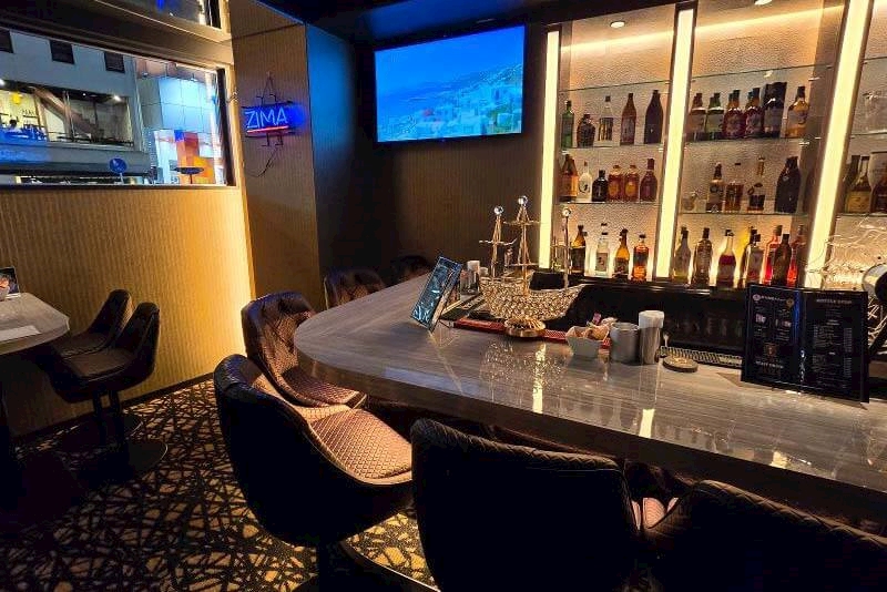Lady’s bar Karen