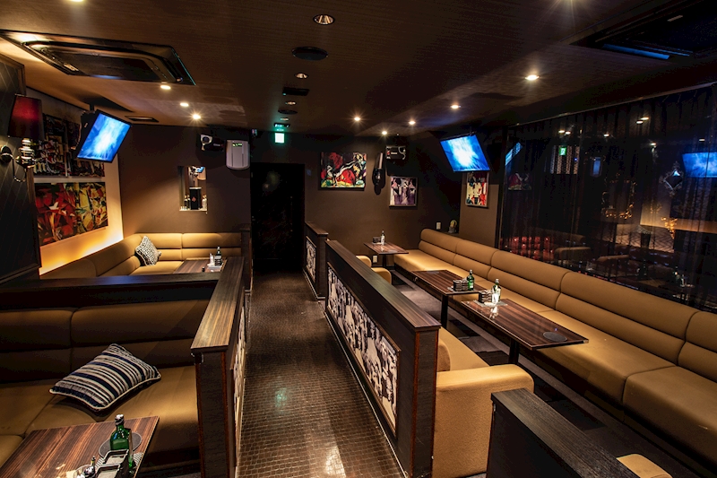 ROGER ROOM