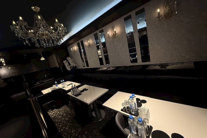 Hermes Lounge