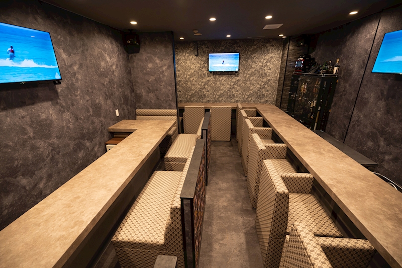 Girls bar CROSS