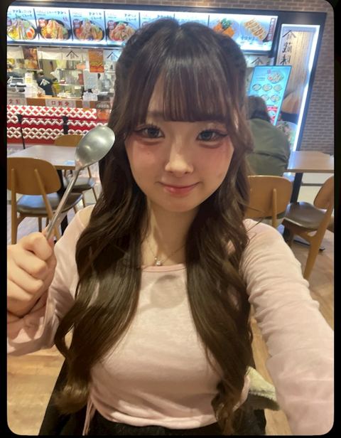 Girl’s Bar Pepi（八王子） 在籍キャスト4