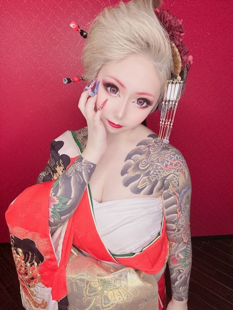 GIRLS LOUNGE aZ（名古屋） 在籍キャスト4