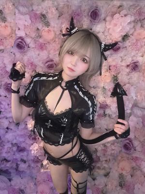 GIRL’S BAR BLOOM りこ