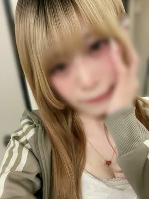 GIRLS LOUNGE aZ ここな