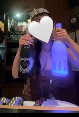 WHITE. はる