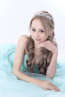 BEYRON 椎名 あおい