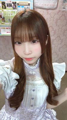2次元メイドカフェ 割れめ まゆ