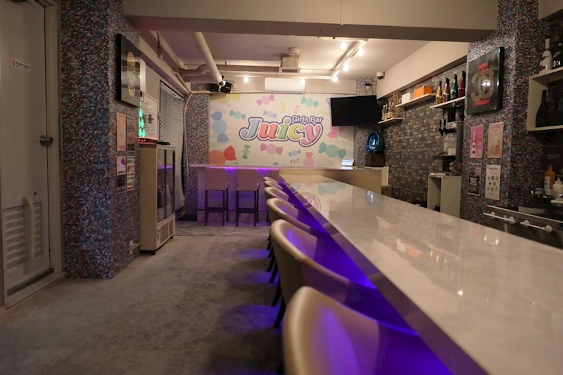 Girls Bar Juicy