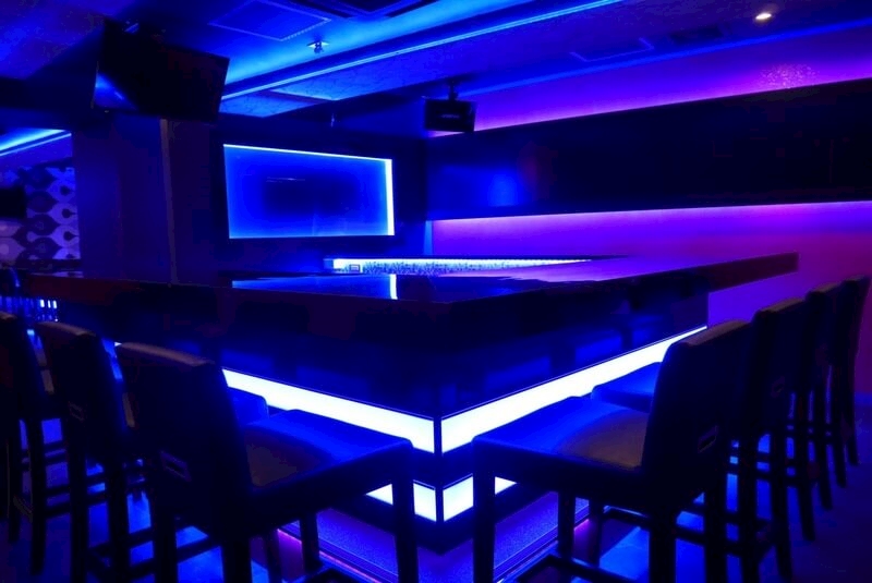 GIRLS BAR Cara