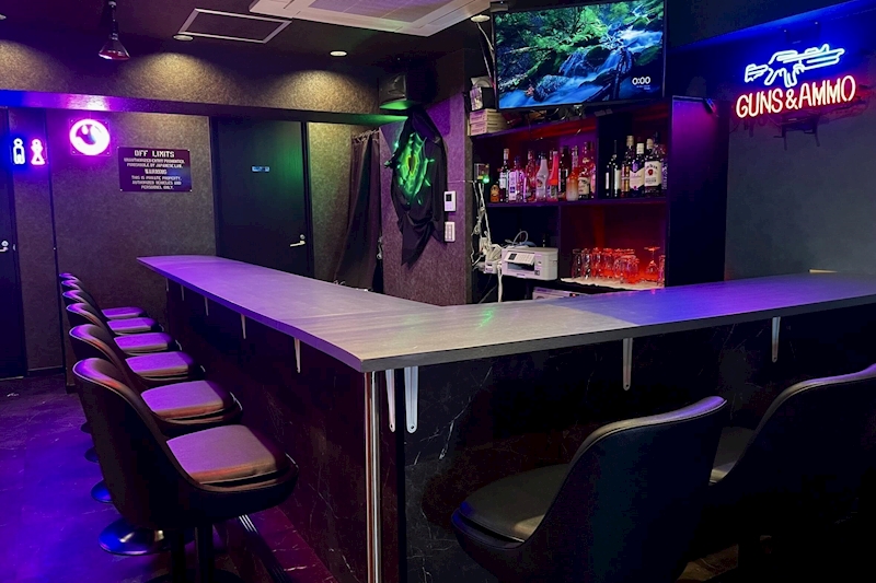 GirlsBar&Darts Prison Lounge