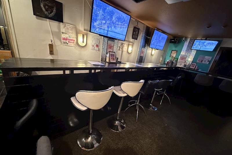 Girl’s Bar A’laise 鶴見西口店