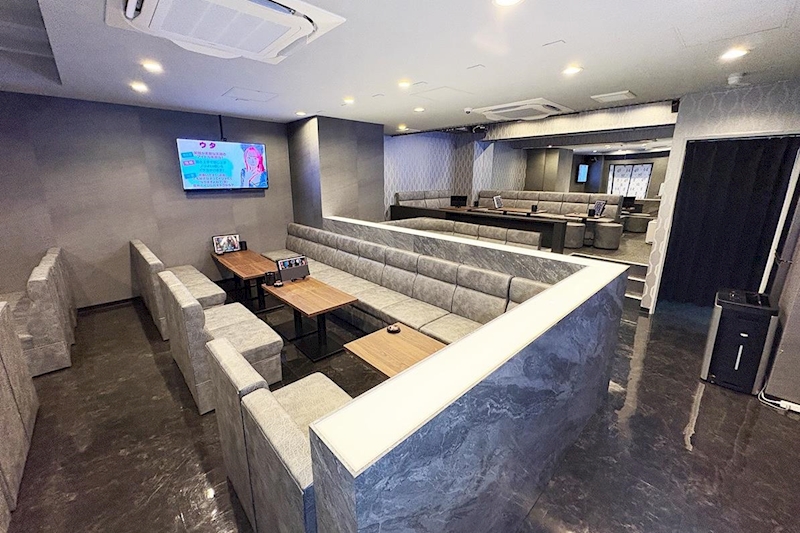オオカミちゃんカフェ西中島店